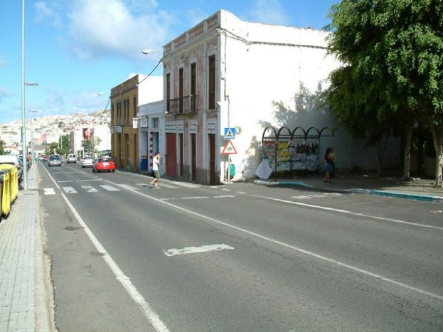 Guía: De martes a jueves, se cerrará al tráfico rodado la calle Lomo Guillén