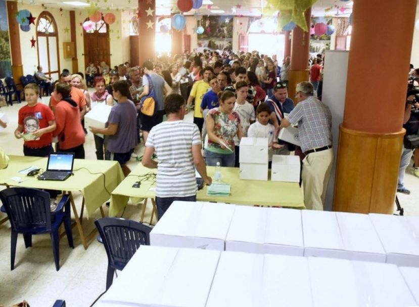 El alumnado del IES Teror recibió hoy el material escolar gratuito