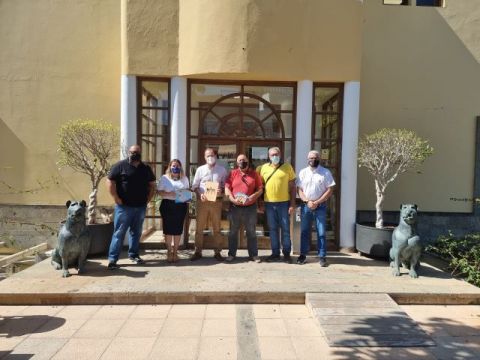 El Ayuntamiento de Ag&uuml;imes recibe a la Federaci&oacute;n de Lucha de Gran Canaria