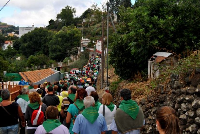 El pueblo de Valleseco sale de peregrinaci&oacute;n a Teror