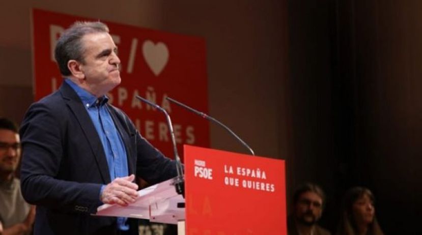 Franco admite por fin que la competencia sobre el p&uacute;blico es de las CCAA