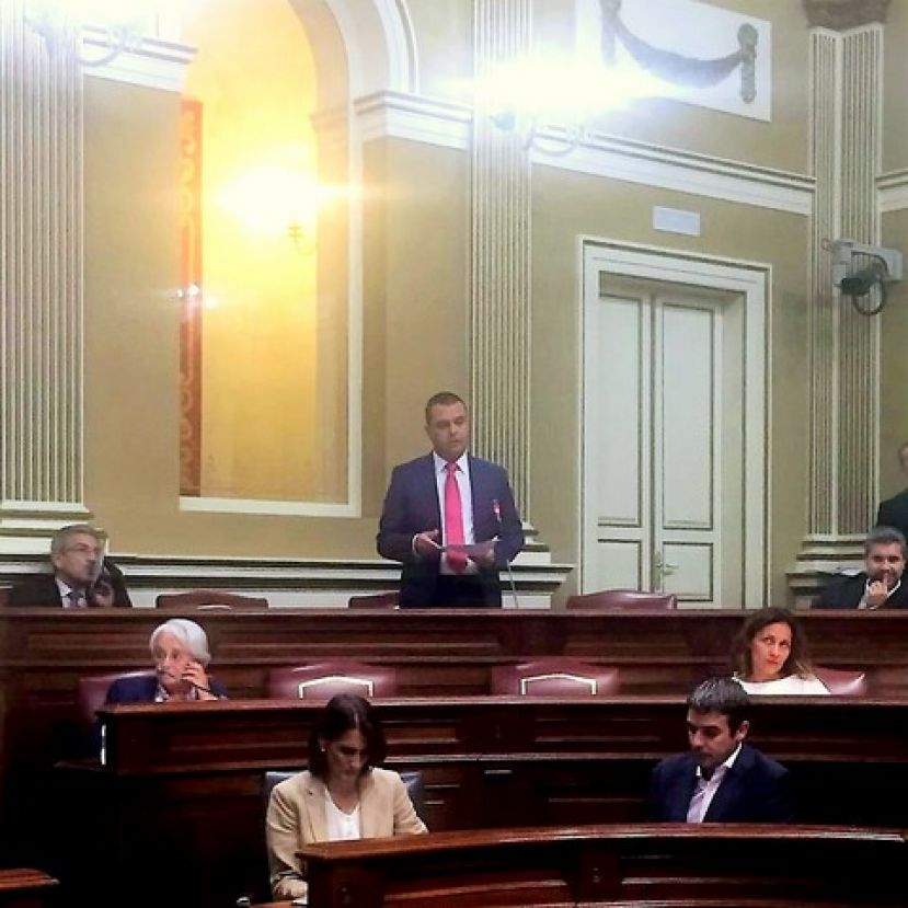 Pedro Rodr&iacute;guez pregunta por las medidas contra el &ldquo;Brexit&rdquo; en el Parlamento Canario