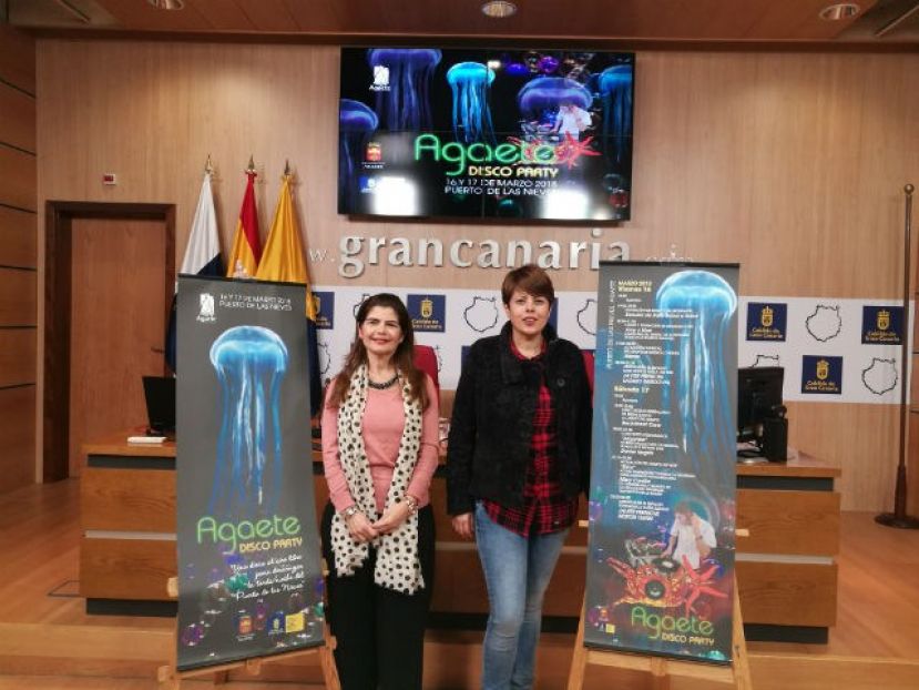 El Puerto de Las Nieves se convierte en una pista de baile en el Agaete Disco Party
