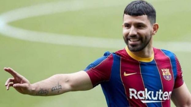 Ag&uuml;ero desmiente querer abandonar el Bar&ccedil;a tras la salida de Messi