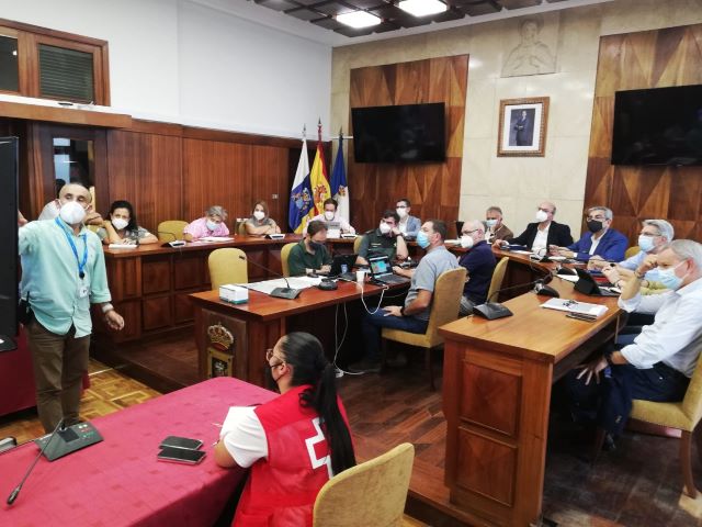 El PEVOLCA monitoriza el avance de una nueva colada tras la aparición de dos centros de emisión