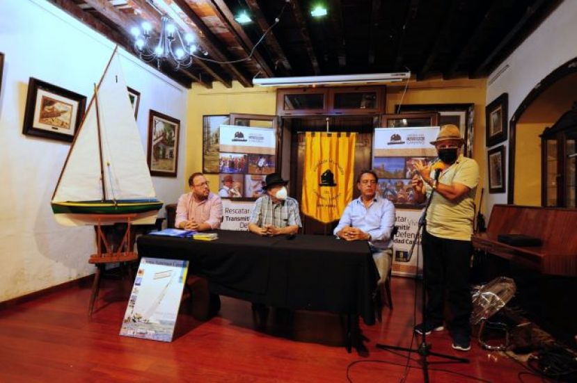 La Vela Latina Canaria abri&oacute; el ciclo de tertulias de la Orden del Cachorro Canario