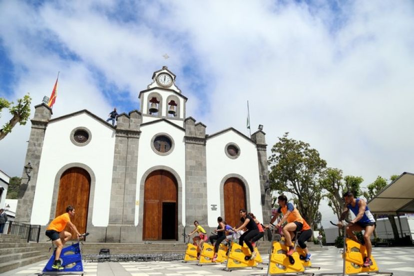La plaza de Valleseco se convierte en un Gym al aire libre