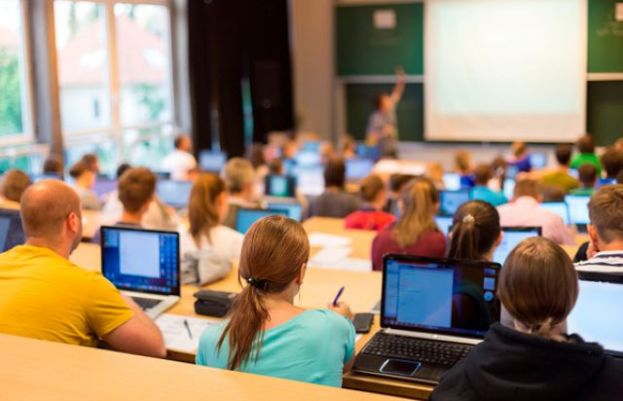 La Gomera: El Cabildo agilizar&aacute; el pago de las becas para los estudiantes