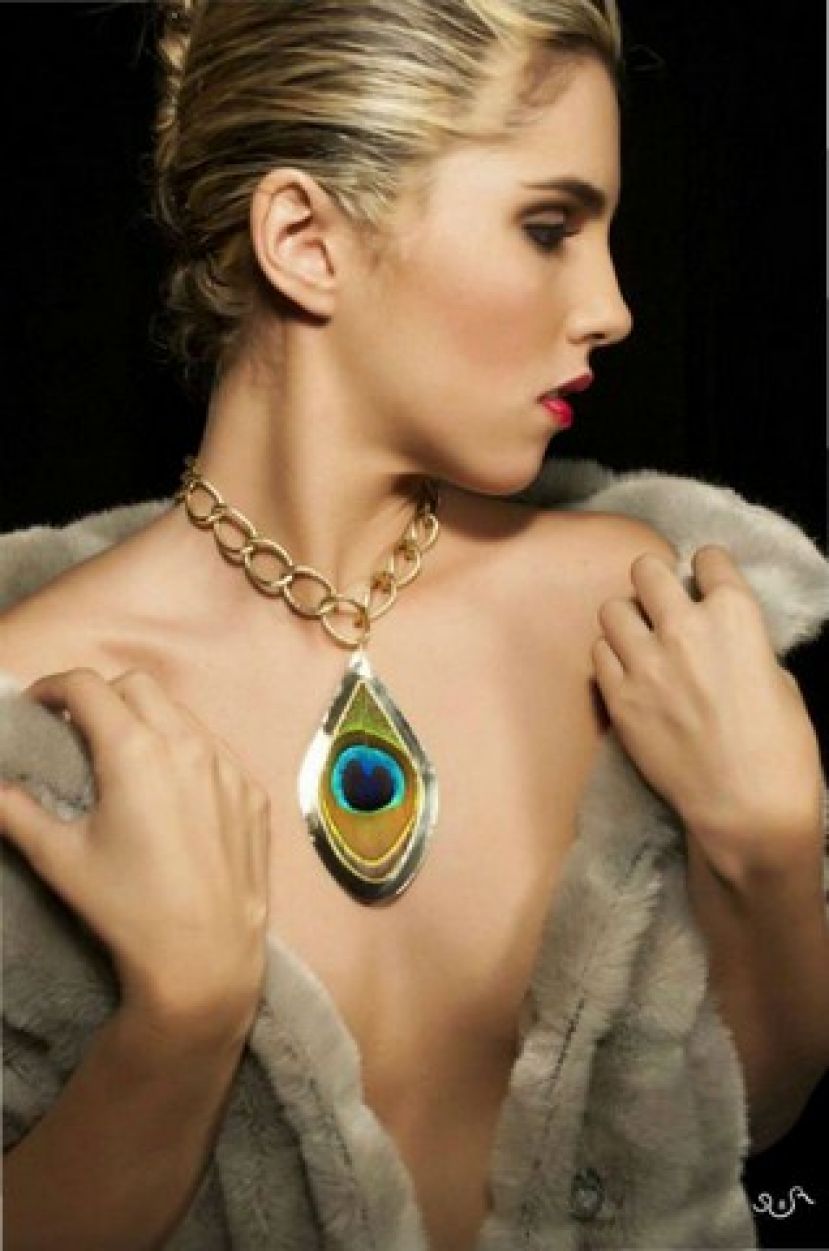 Susana Requena de Moda C&aacute;lida recibe el Premio nacional Prenamo a la excelencia empresarial en la modalidad de joyer&iacute;a