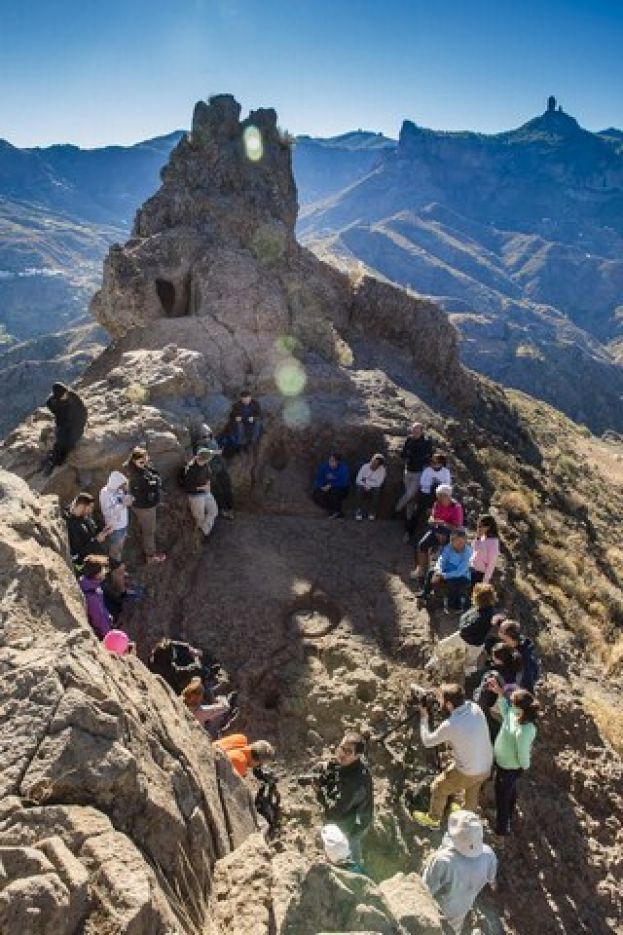 Visitas para ver desde el Roque Bentayga la salida del sol en el equinoccio de oto&ntilde;o