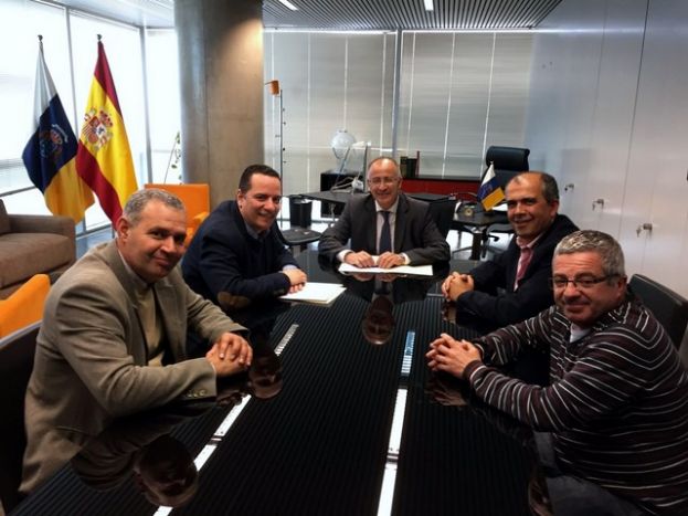 Moya propone a Luis Balbuena Castellano como Medalla de Oro de Canarias 2015