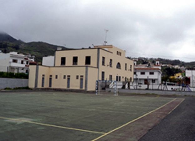 Teror: El Ayuntamiento repavimenta este año la cancha de El Palmar