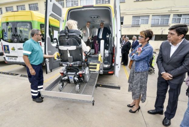 10 vehículos para el transporte de personas con movilidad reducida