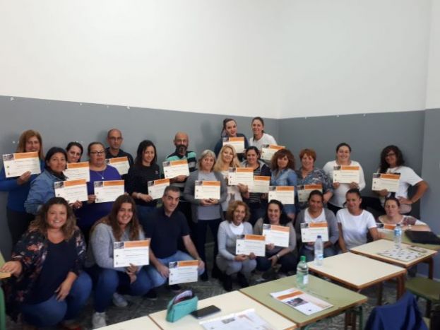 Gu&iacute;a: 80 personas culminaron este mes el curso de &ldquo;Monitor de Comedor Escolar&rdquo;