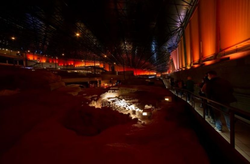 CUEVA PINTADA PROPONE DOS NUEVAS VISITAS NOCTURNAS AL YACIMIENTO ACOMPAÑADAS POR LA MÚSICA DE CARAVANSAR TRÍO Y HERMANOS THIOUNE