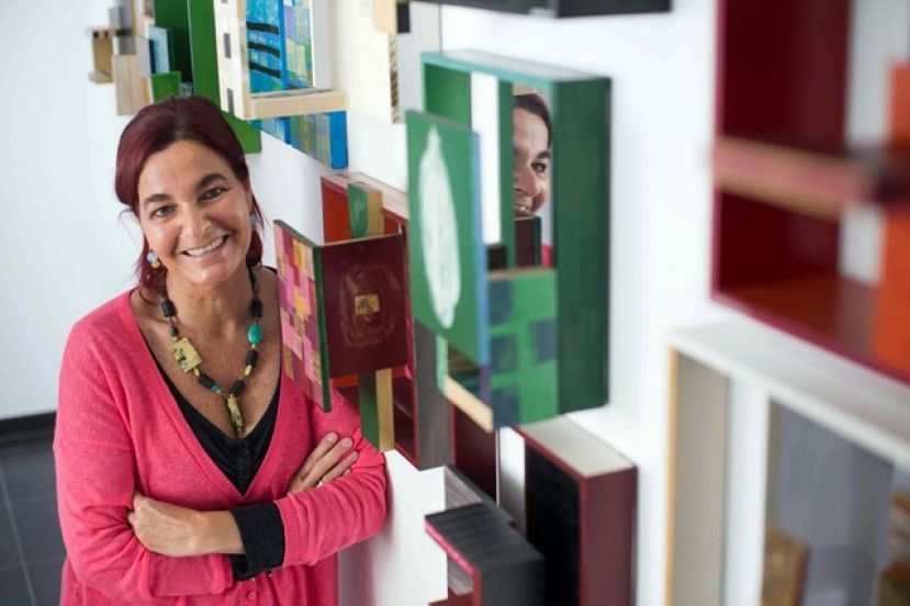 El Cabildo inaugura en Guía una muestra con obras de Rocío Arévalo y Marta Vega