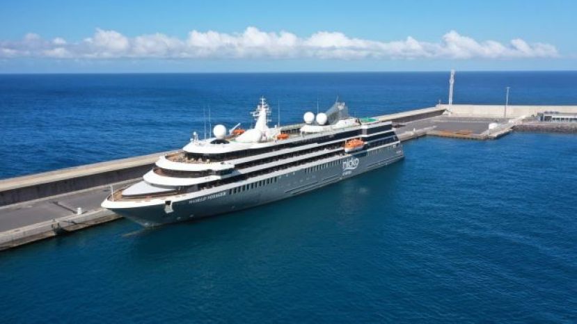 La Gomera: El Puerto de Vueltas recibe el primer crucero postcovid (Video noticia)