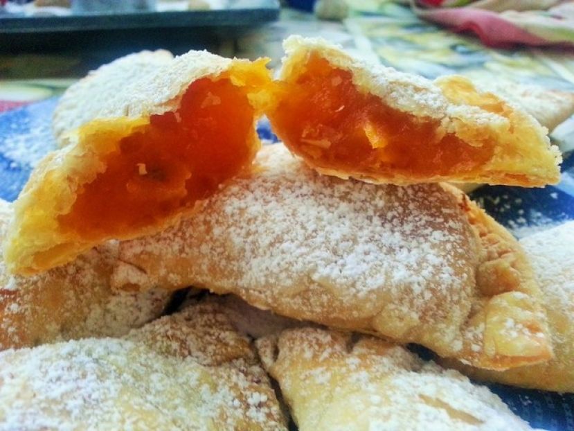 Una conferencia explora la evolución de la repostería y licores ligados al Carnaval