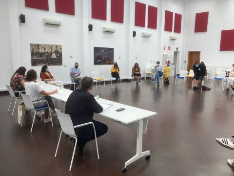 Los consejeros del Cabildo dialogan con los j&oacute;venes en busca de f&oacute;rmulas que mejoren su empleabilidad
