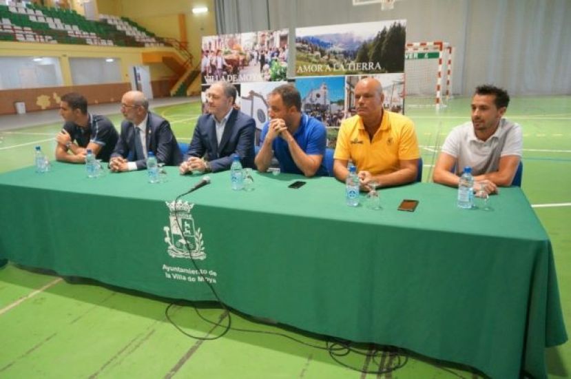 M&aacute;s de 200 menores de Moya se acercan al baloncesto de mano del CB Gran Canaria