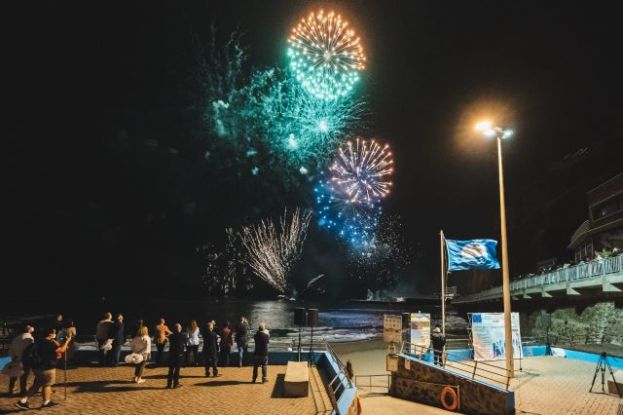 G&aacute;ldar: Sardina festej&oacute; San Juan con fuegos acu&aacute;ticos, bandera azul y remozada avenida