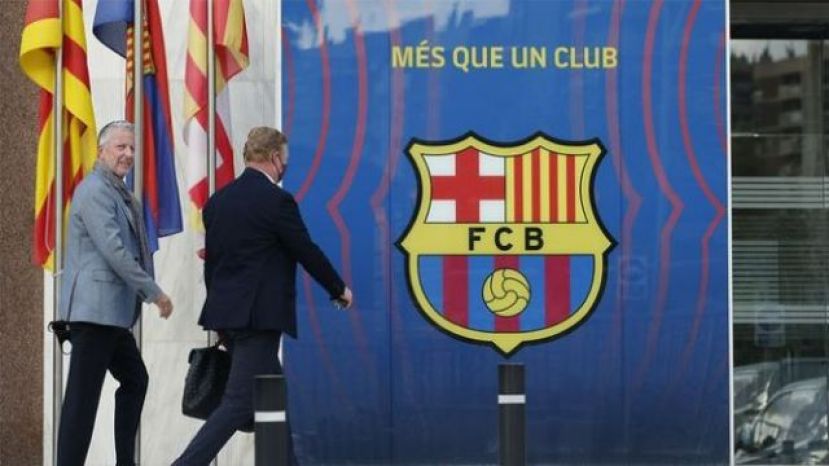 Koeman seguirá, de momento, como técnico del FC Barcelona