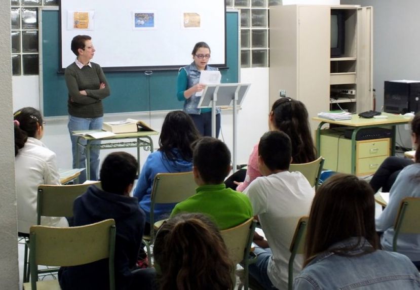Moya: El ayuntamiento incrementa un 50% las Becas de Ayudas al Estudio 2015-2016