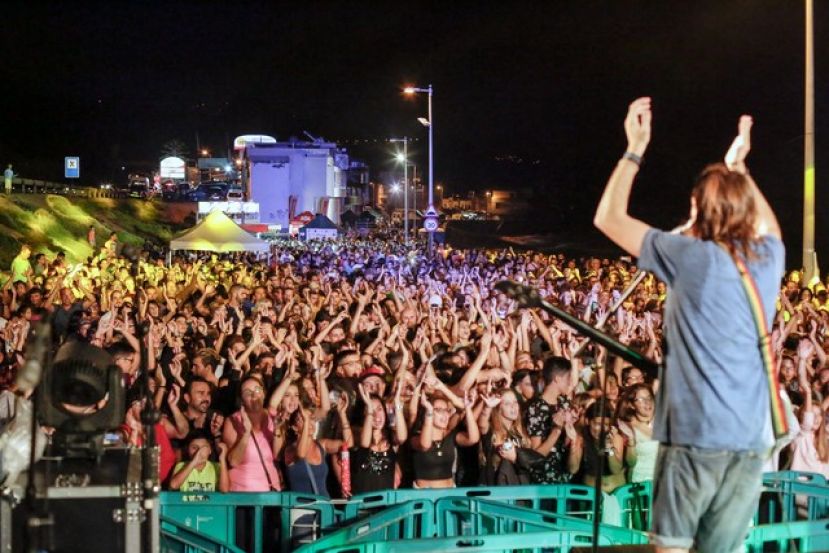 Moya: Siete mil personas despidieron el verano con el IV Festival Costa Norte