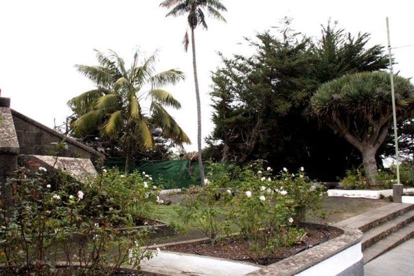 Moya transformará el entorno del cementerio en una plaza con mirador