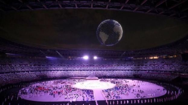 Una ceremonia sin p&uacute;blico acompasada por el ruido de las protestas externas (V&iacute;deo)