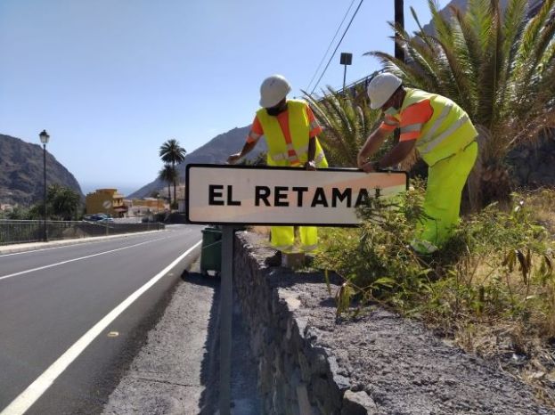 La Gomera: El Cabildo intensifica la renovaci&oacute;n de la se&ntilde;al&eacute;tica de las carreteras