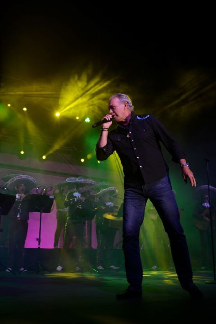 Gu&iacute;a: M&aacute;s de 4.000 personas con Bert&iacute;n Osborne en el cierre de las fiestas 2019