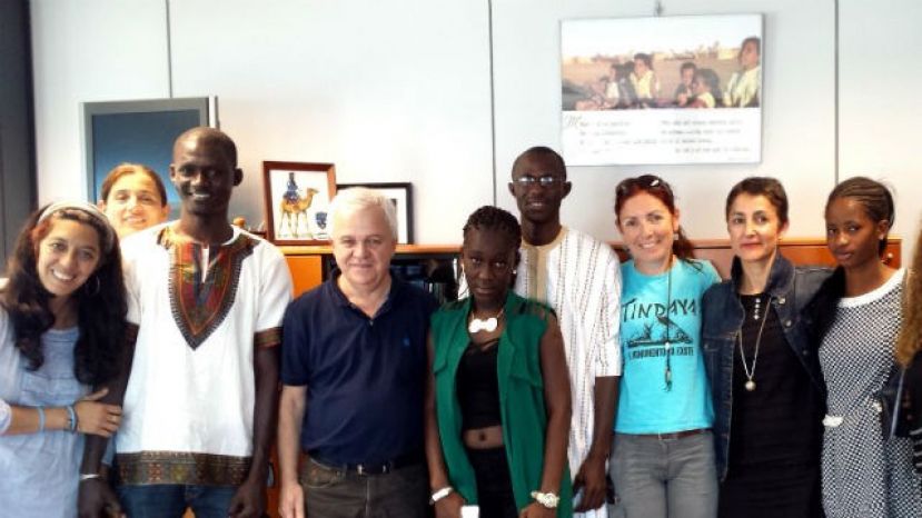 Puente Humano que comunica aulas de Senegal con centros de Gran Canaria