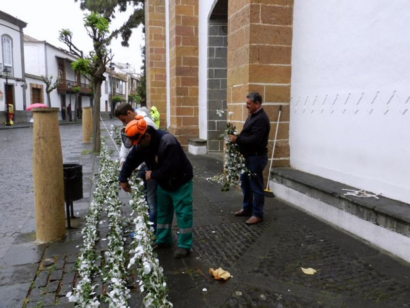 Teror: Comienza hoy la Fiesta de San José y la Cruz con la Enramada de la Plaza