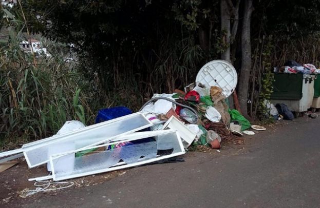 Teror: El Ayuntamiento persigue el vertido de trastos los fines de semana