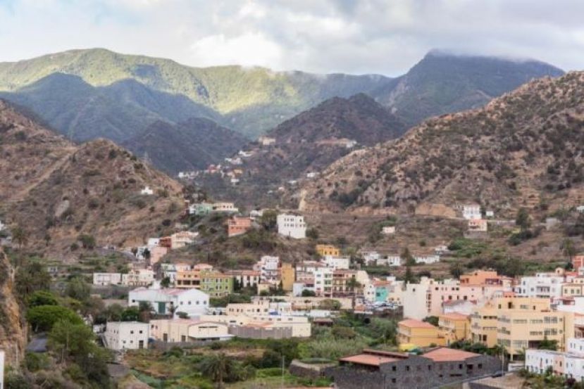 Sebasti&aacute;n Franquis y Casimiro Curbelo abordan proyectos en infraestructuras