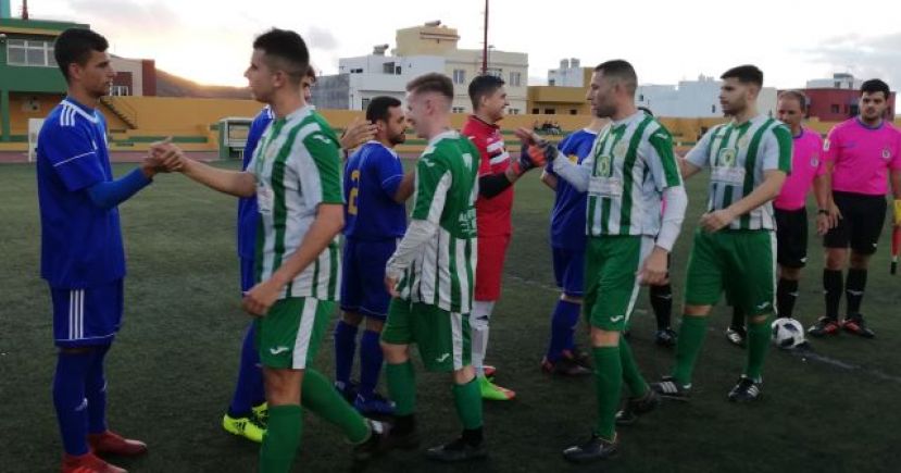 Fútbol 1ª Regional: (4-0) El San Isidro golea al Moya y termina con 8 jugadores