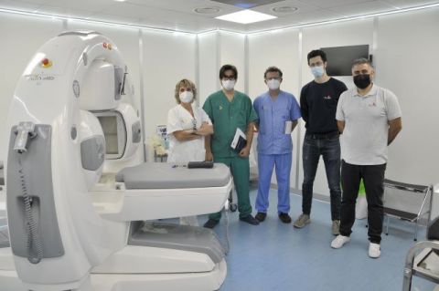 El Negrín trata a 40 pacientes con cáncer de recto con la técnica de la hipertermia