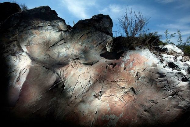 G&aacute;ldar: Conferencia titulada "Arte rupestre al aire libre" en la Cueva Pintada
