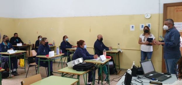 Gu&iacute;a: Los alumnos de Alternancia con el Empleo reciben curso de Lengua de Signos