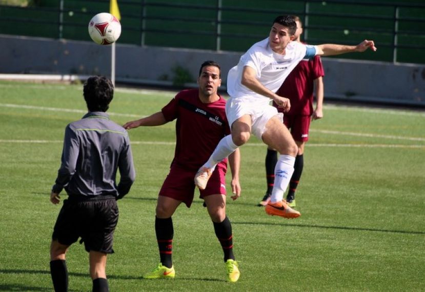 Fútbol: Resultados de los partidos jugados el viernes en todas las categorías