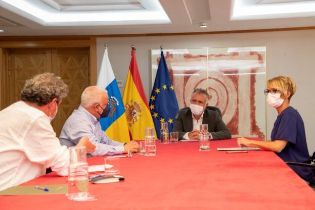 Torres y los líderes de CCOO y UGT en Canarias han abordado el reparto de los 1.144 millones de ayudas estatales