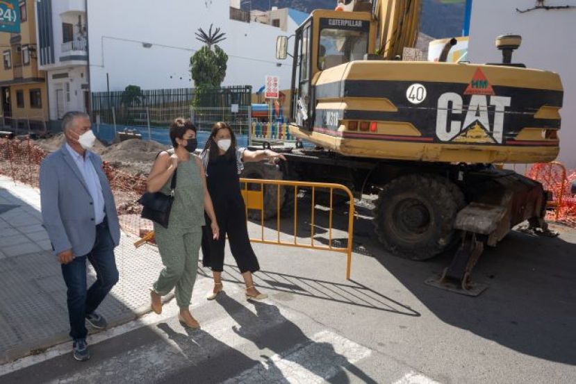 El Cabildo invierte 403.000 euros en abrir al peatón la Zona Comercial de La Aldea