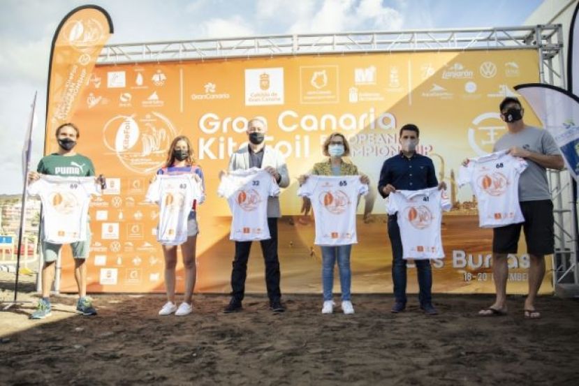 Gisela Pulido compite en Gran Canaria por el título europeo de KiteFoil