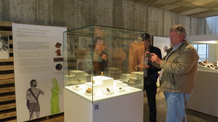 El Consejero de Cultura, Carlos Ruiz, visita el yacimiento La Fortaleza