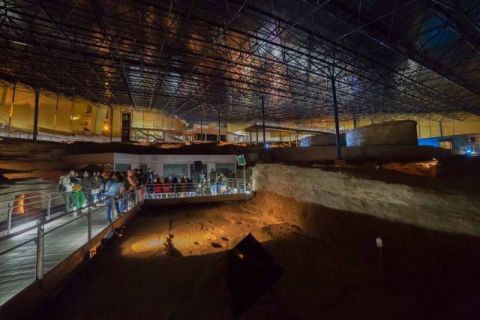 Cueva Pintada retoma las visitas nocturnas al yacimiento con m&uacute;sica en directo