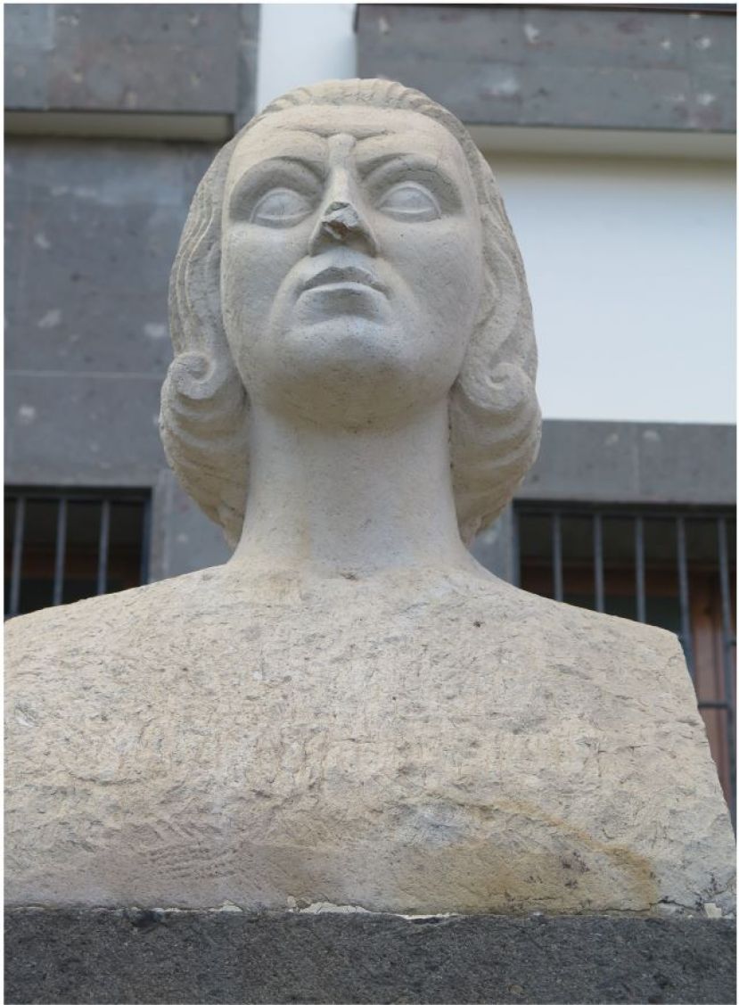 Gu&iacute;a: El busto de Luj&aacute;n P&eacute;rez se retira de la Plaza para restaurarlo