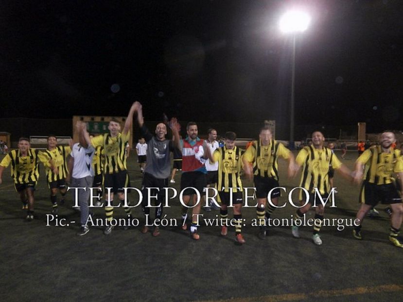 El Costa Ayala arrolló a Las Huesas en un partido al que le sobró la segunda mitad