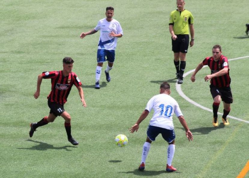 Fútbol 3ª División: Tenerife B y U. Viera, duelo de aspirantes a cara de perro