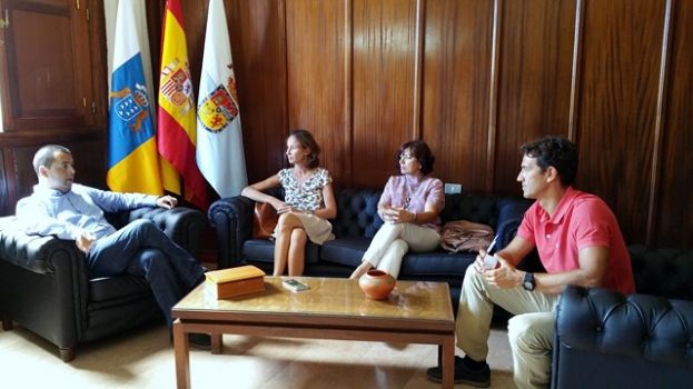 Guía: Encuentro de trabajo del Alcalde y la directora de la Agencia Tributaria Canaria